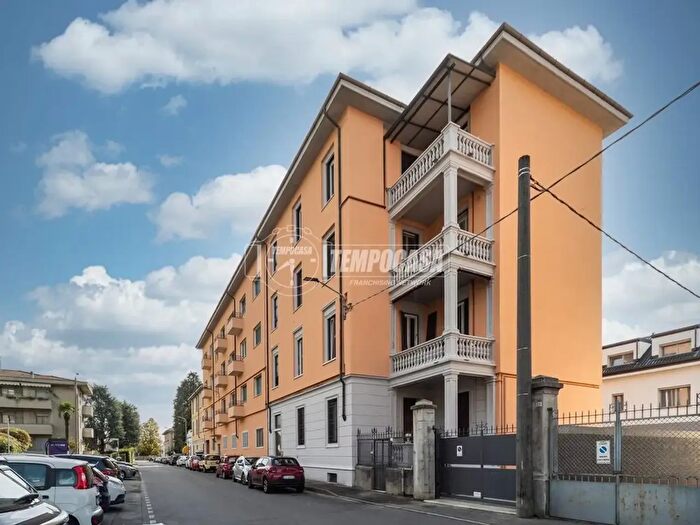 Appartamento quadrilocale in vendita in Via Amerigo Vespucci, Villasanta