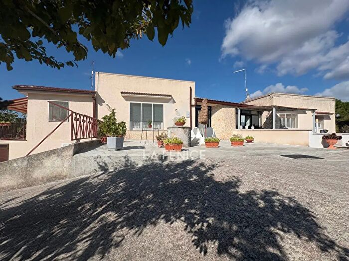 Casa con 6 locali in vendita in Strada Specchia Rinaldi, Martina Franca
