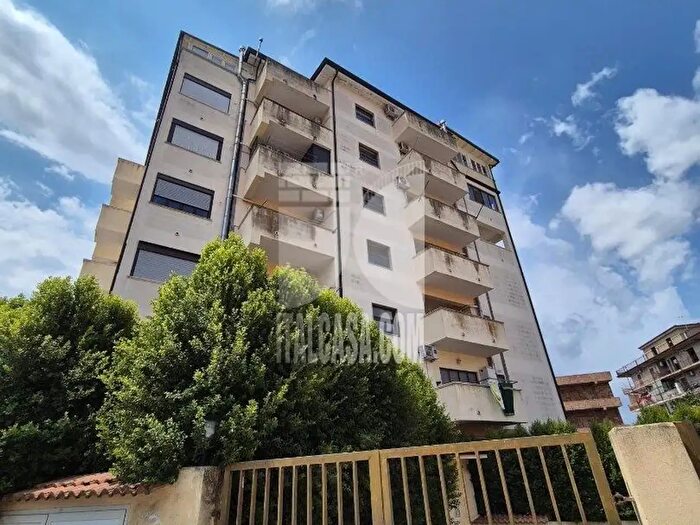 Appartamento trilocale in vendita in Via Inghilterra, Crotone