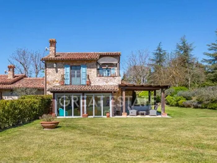 Casa con 6 locali in vendita in Località Asprioli, Todi