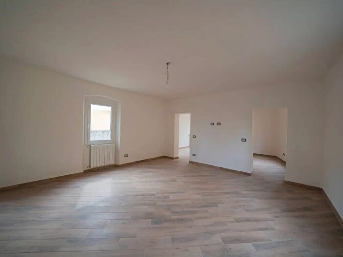 Appartamento con 7 locali in vendita in Via Torquato Toti, Figline e Incisa Valdarno