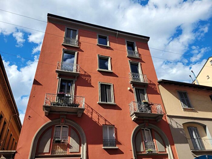 Appartamento monolocale in affitto in Via Pastrengo, Isola, Milano