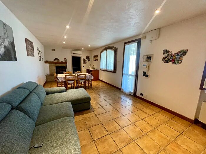 Casa quadrilocale in vendita in Via Santo Stefano, Vigonza