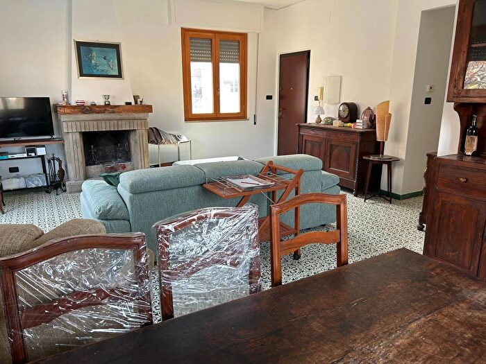 Casa quadrilocale in affitto in Via Lucrezio, Palermo