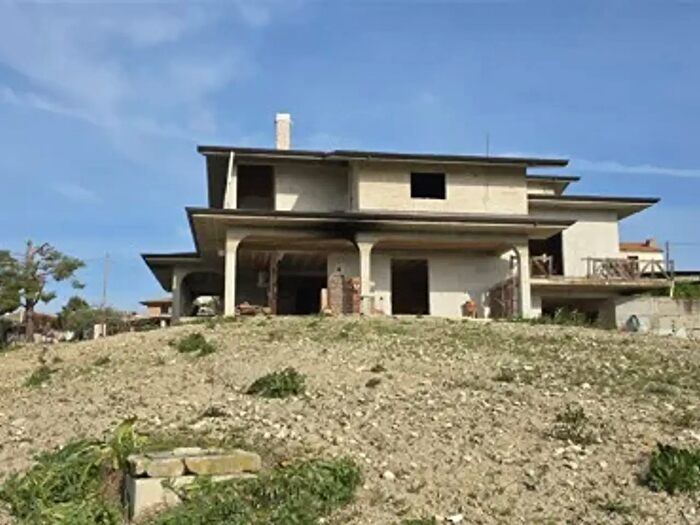 Casa con 6 locali in vendita in Via Cotti, SantEusanio Del Sangro