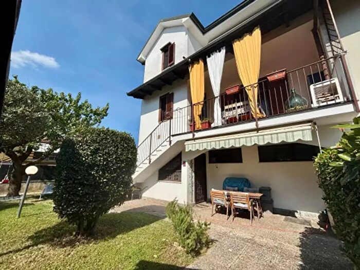 Casa quadrilocale in vendita in Via Giuseppe Verdi, Calvignasco