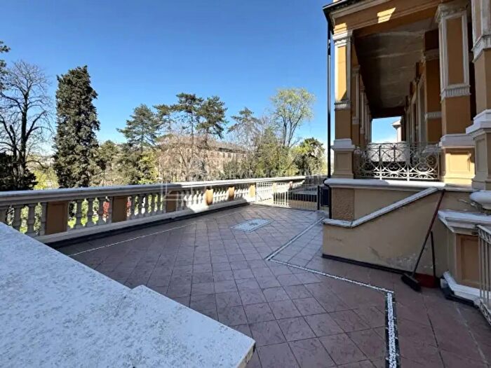 Appartamento trilocale in vendita in Viale Romagnosi, Salsomaggiore Terme