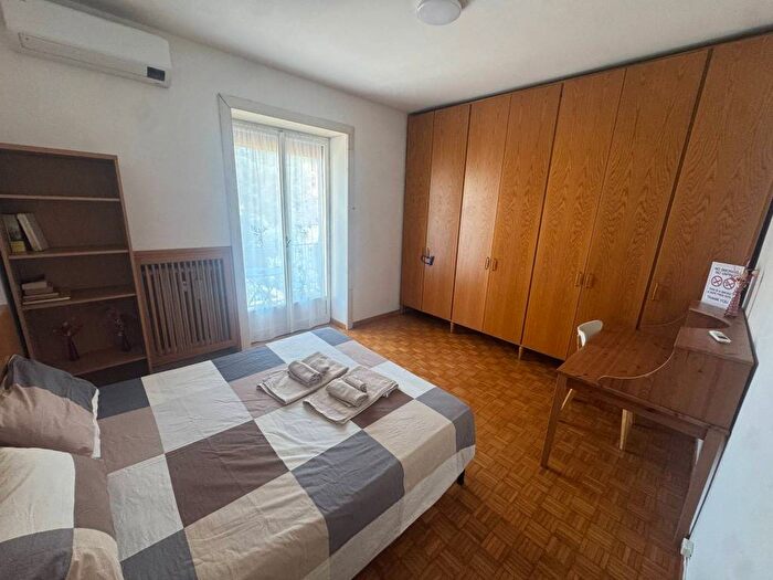 Appartamento trilocale in affitto in Via Alfredo Albertini, Paolo Sarpi, Milano