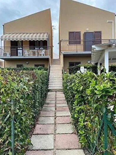 Casa quadrilocale in vendita in Via delle Tribune Targa Florio Campofelice di Roccella, Campofelice Di Roccella