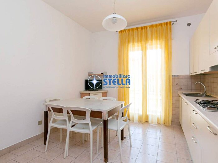 Appartamento trilocale in affitto in Via Dalmazia Accesso al Mare, Lido Centro Ovest, Jesolo