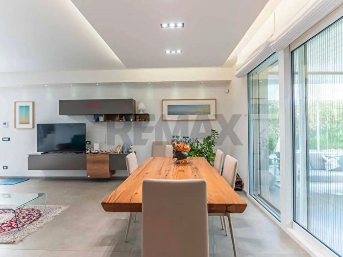 Casa con 6 locali in vendita in Ragusa