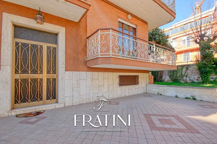 Appartamento con 5 locali in vendita in Via Faraone, Maltignano