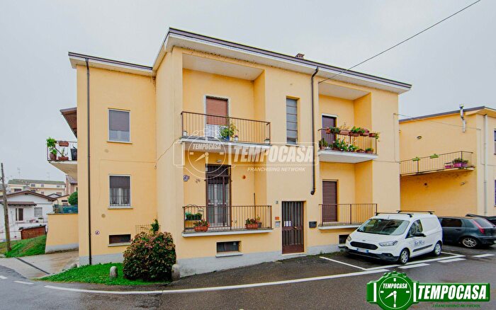 Appartamento bilocale in vendita in Via G Marconi, Sommo