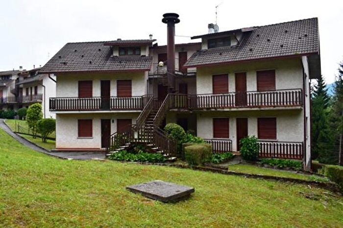 Appartamento trilocale in vendita in Via Erolo, Serina