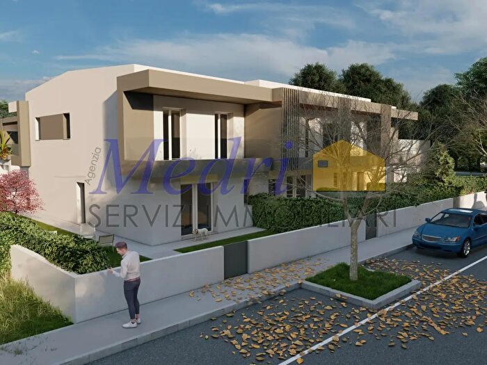 Casa con 5 locali in vendita in Via Ludovico Ariosto, Cesena