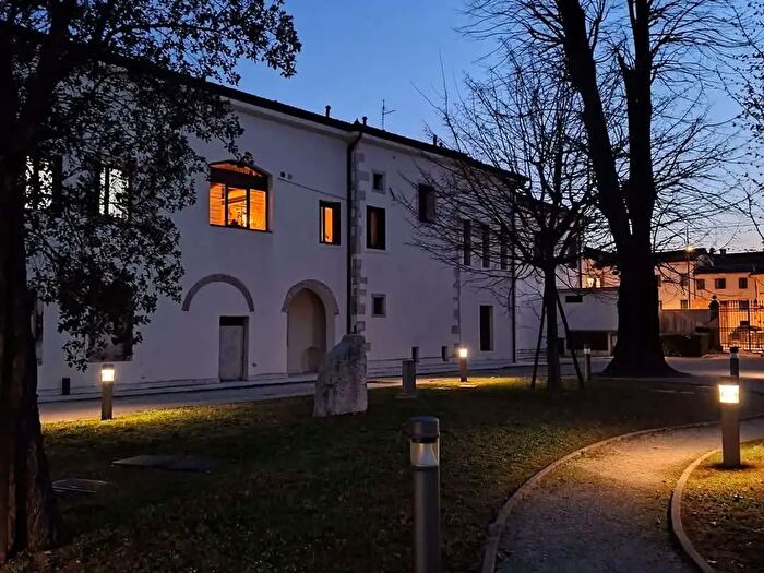 Appartamento con 6 locali in vendita in Vittorio Veneto