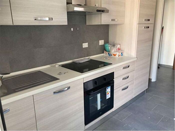 Appartamento quadrilocale in affitto in Montenero, Milano