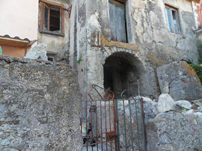 Casa quadrilocale in vendita in Via Massa Varacia, Maratea
