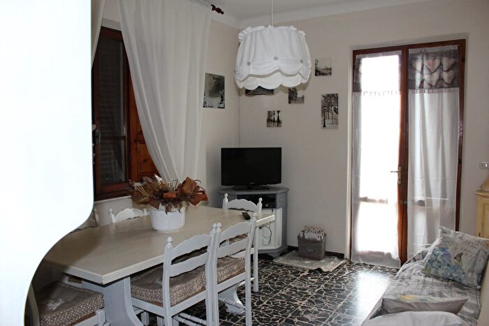 Casa trilocale in affitto in Pietrasanta Crociale, Pietrasanta