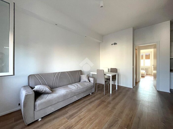 Appartamento trilocale in vendita in Via Giovanni Pezzotti, Milano