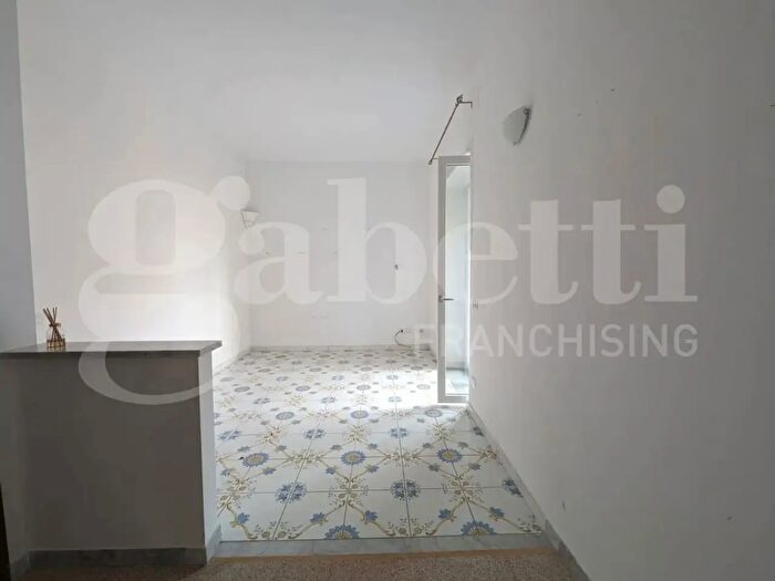 Appartamento quadrilocale in affitto in Via Falci, Bacoli