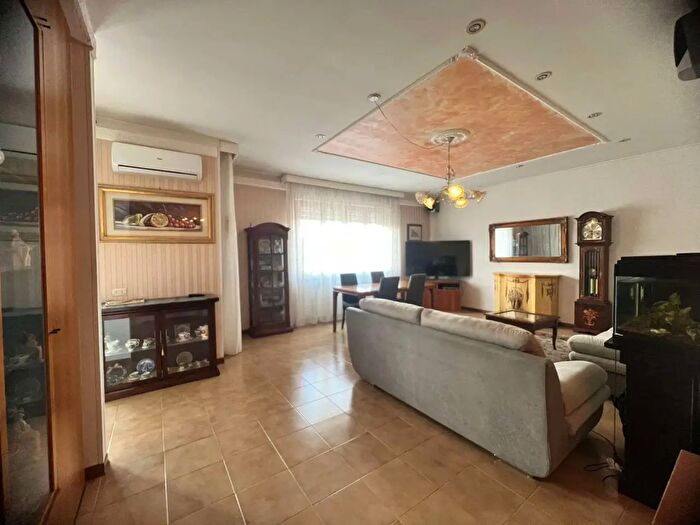 Appartamento con 6 locali in vendita in Via Giovanni Papini, Perugia