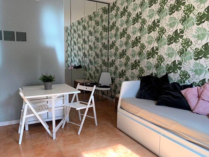 Appartamento monolocale in affitto in Via Monte Cristallo, Zara, Milano