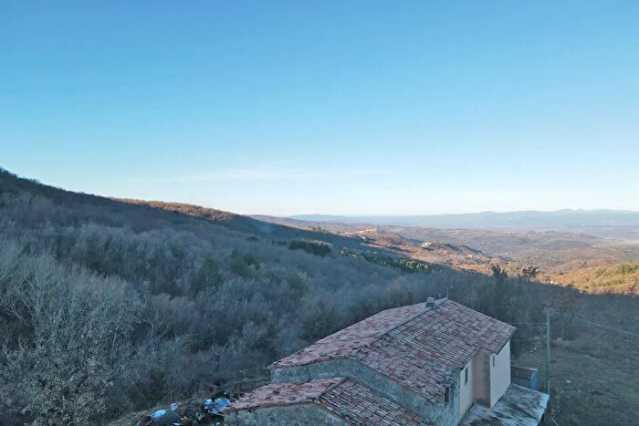 Casa quadrilocale in vendita in Seggiano