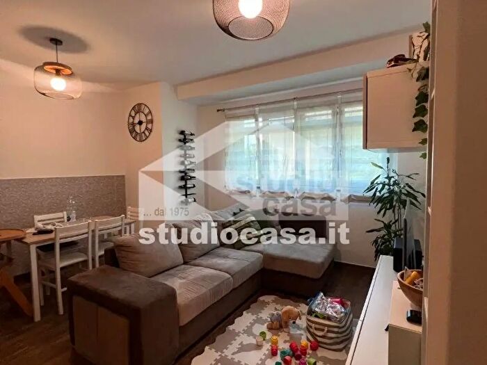 Appartamento bilocale in vendita in Via Amendola, Rozzano