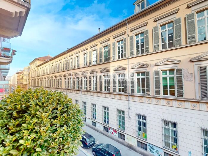 Appartamento quadrilocale in vendita in Via Ormea, Torino