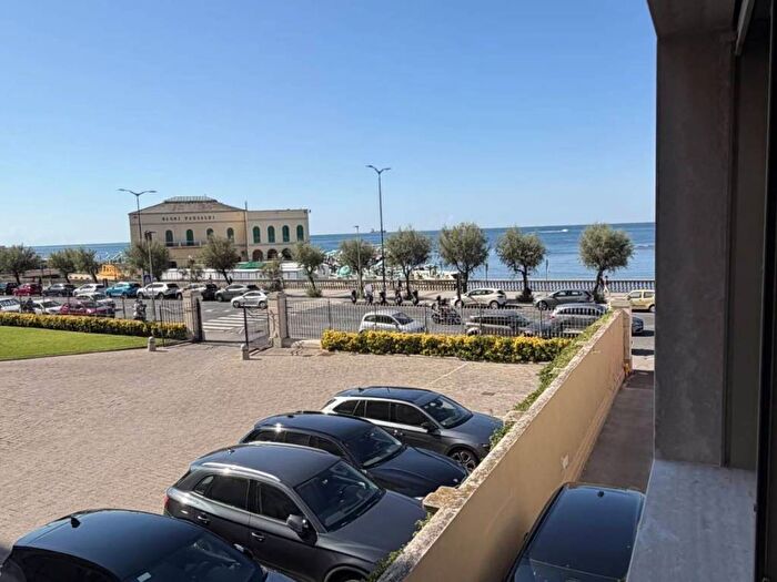 Appartamento monolocale in affitto in Viale Italia, Accademia Terrazza Mascagni, Livorno