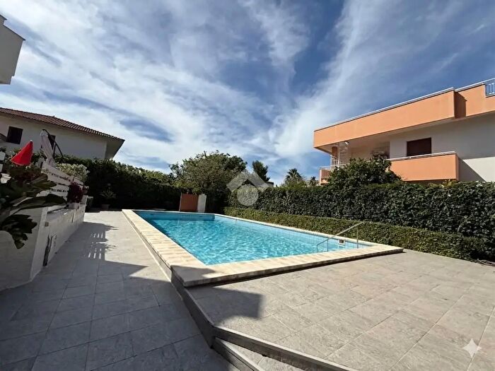 Casa con 6 locali in vendita in Via Pazienza, Palermo
