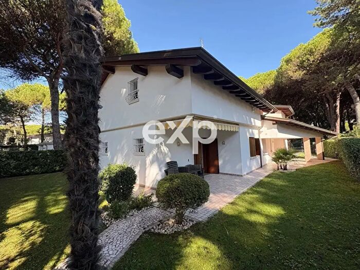 Casa con 8 locali in vendita in Lignano Sabbiadoro