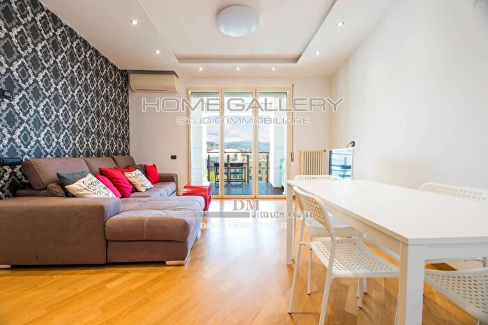 Appartamento trilocale in vendita in Piazza Dinegro, Genova