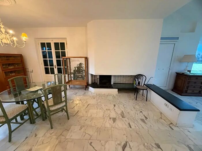 Appartamento con 6 locali in vendita in Massa