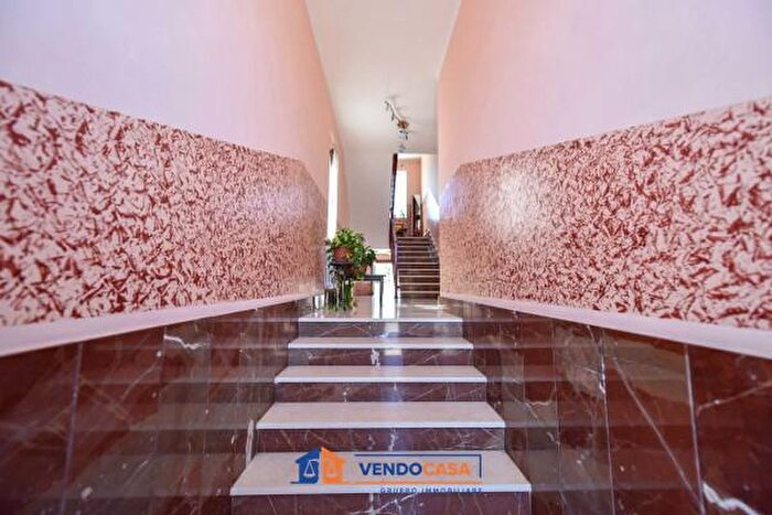 Case in Vendita e in Affitto - 3