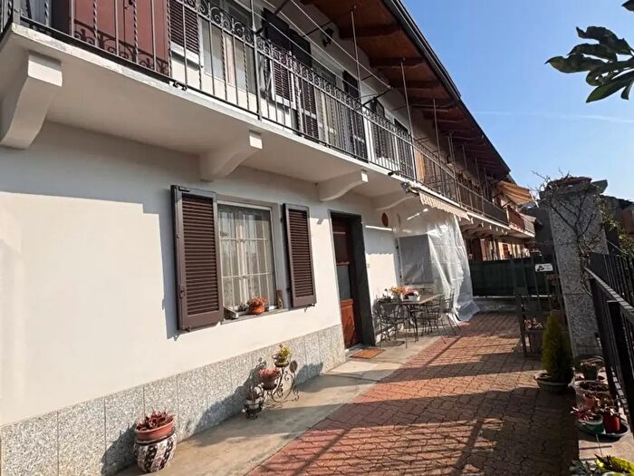 Appartamento trilocale in vendita in Via Givoletto, La Cassa