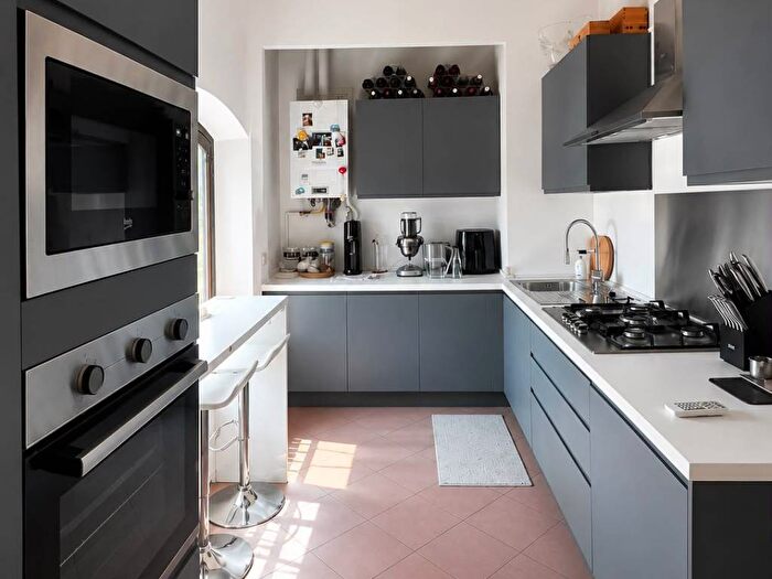 Appartamento quadrilocale in affitto in Via Moncucco, Famagosta, Milano