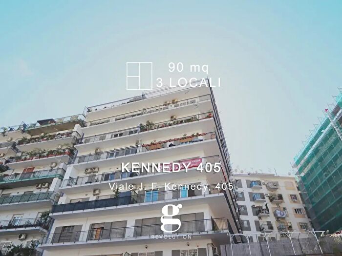 Appartamento trilocale in vendita in Viale Kennedy, Napoli