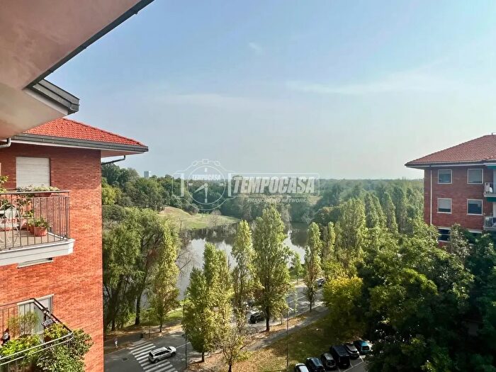Appartamento trilocale in vendita in Via Passo Mendola, Milano