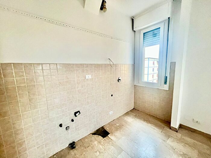 Appartamento quadrilocale in vendita in Via Ugo Foscolo, Scandicci