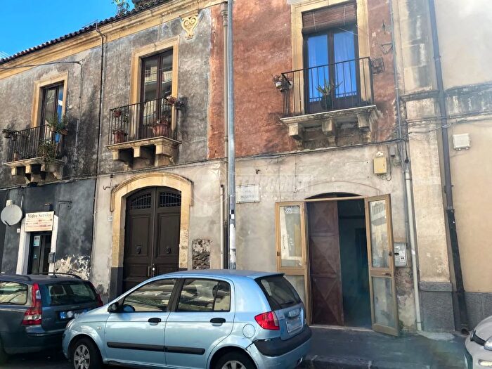 Casa trilocale in vendita in Via Messina, Catania