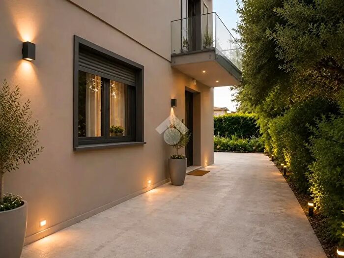 Casa quadrilocale in vendita in Via Angelo Sasselli, Cesena