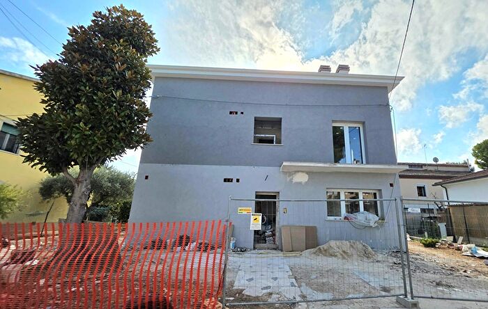 Appartamento trilocale in vendita in Via Milazzo, Civitanova Marche