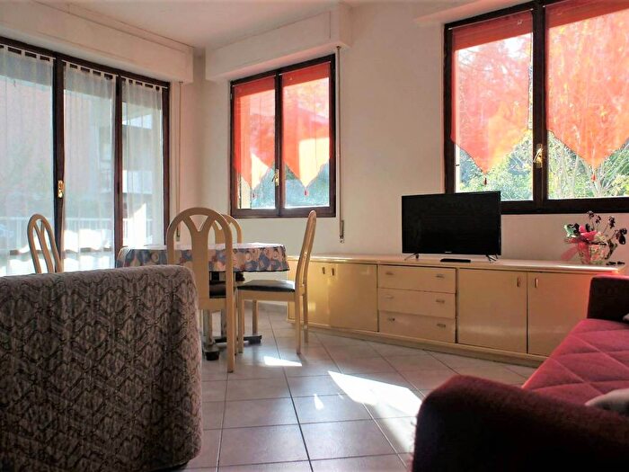 Appartamento quadrilocale in affitto in Via Don Luigi Sturzo, Marina di Massa Centro, Massa