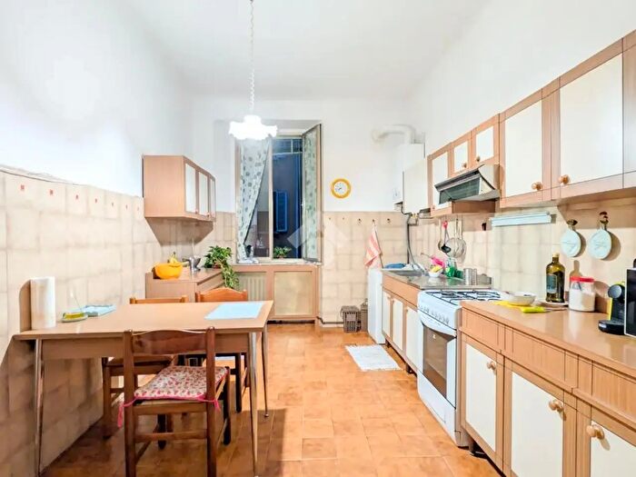 Appartamento trilocale in vendita in Viale Corsica, Milano