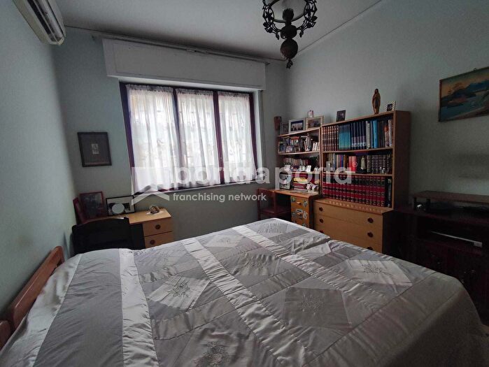 Appartamento quadrilocale in vendita in Via Dino Penazzato, Formia