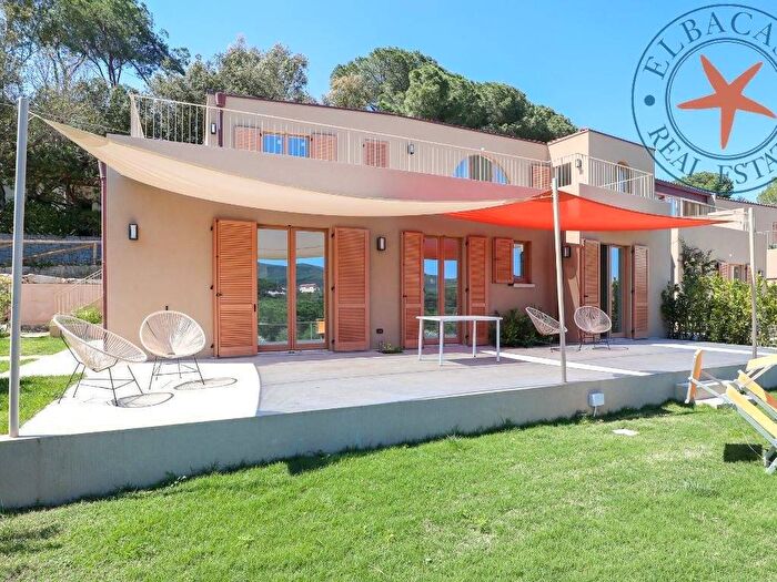 Casa quadrilocale in affitto in Procchio, Marciana