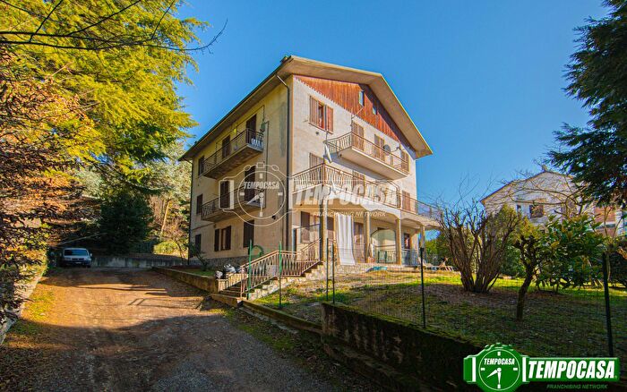 Appartamento quadrilocale in vendita in Via Ardivestra Godiasco Salice Terme, Godiasco Salice Terme