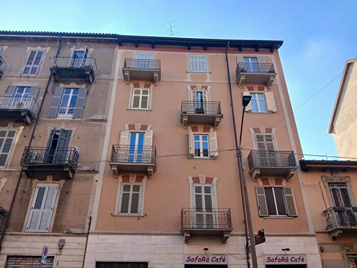 Appartamento trilocale in affitto in Via Caprera, Torino